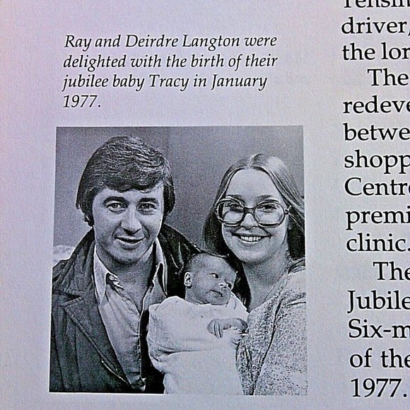 Vintage Coronation Street Book Weatherfield Life TV Classic British Show Gift - Picture 8 of 16